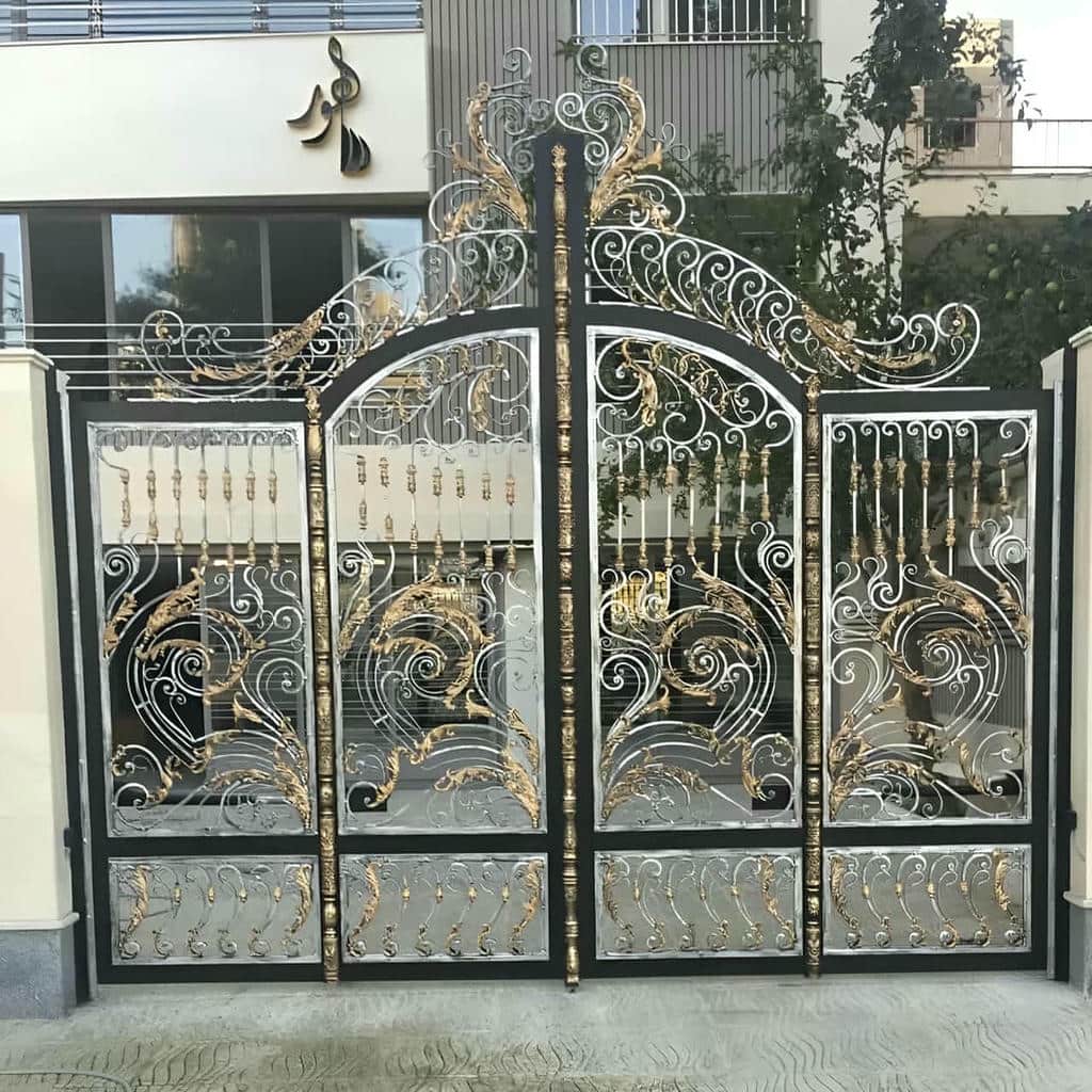 اجرای درب پارکینگ آهنی ریلی مناسب فضای محدود در شیراز