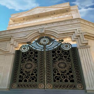 9 مدل درب پارکینگ فرفورژه نمای رومی در شیراز