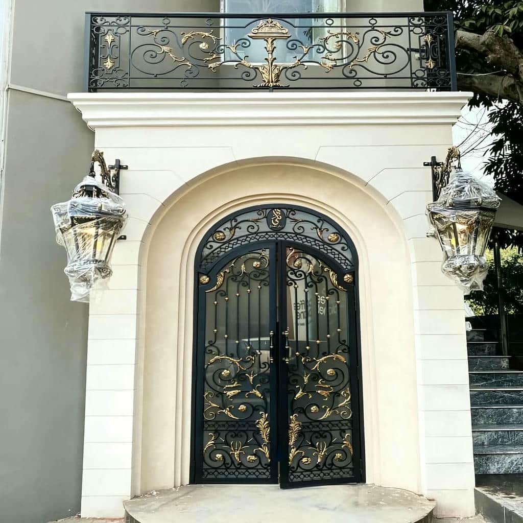 خرید درب حیاط طاق دار با میزان پوشیدگی مناسب در شیراز