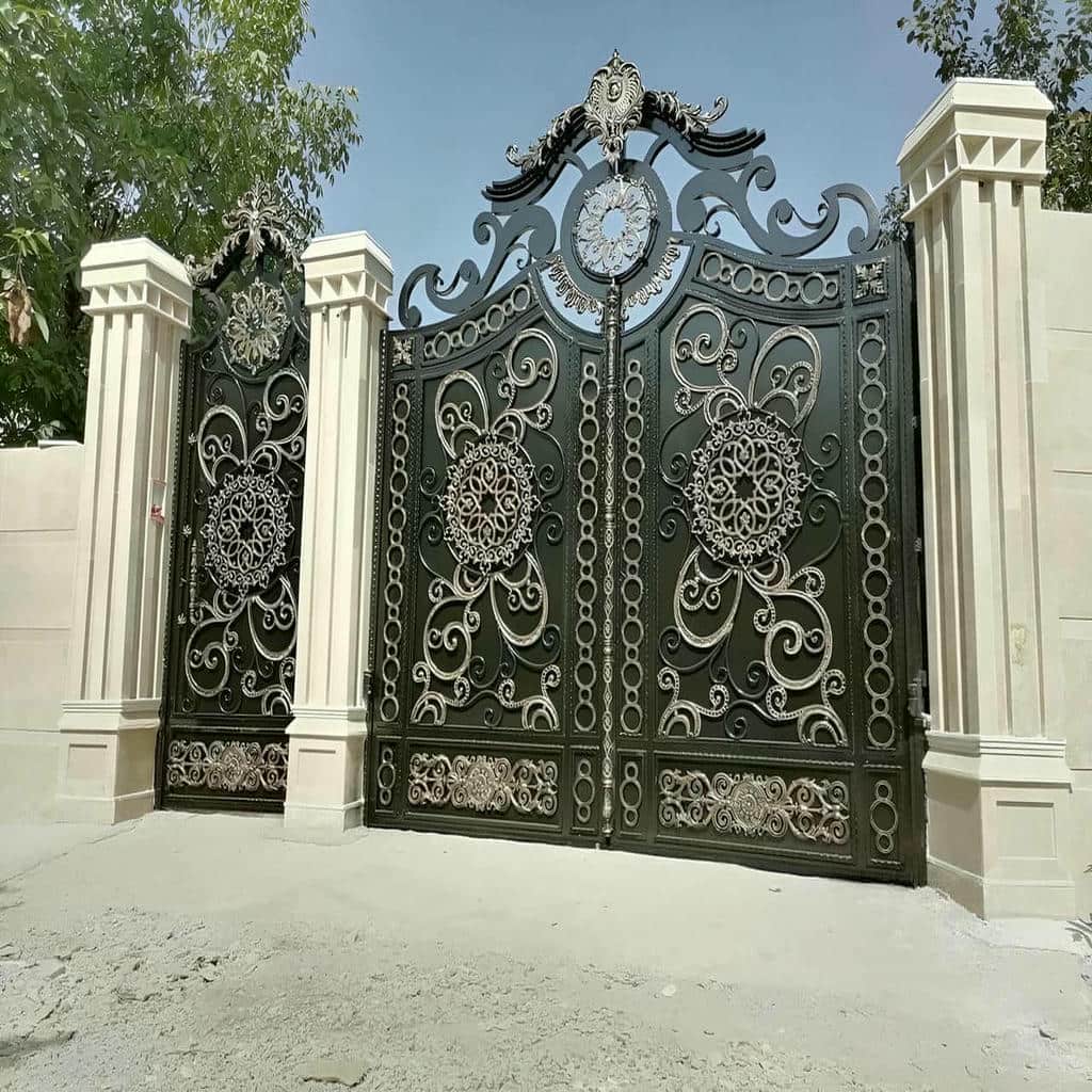 تولید درب ورودی ساختمان آهنی دو لنگه فرفورژه در شیراز