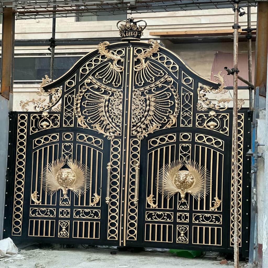 تولید درب حیاط بزرگ پارکینگ با پروفیل مناسب دهانه در شیراز تولید درب حیاط بزرگ پارکینگ با پروفیل مناسب دهانه در شیراز