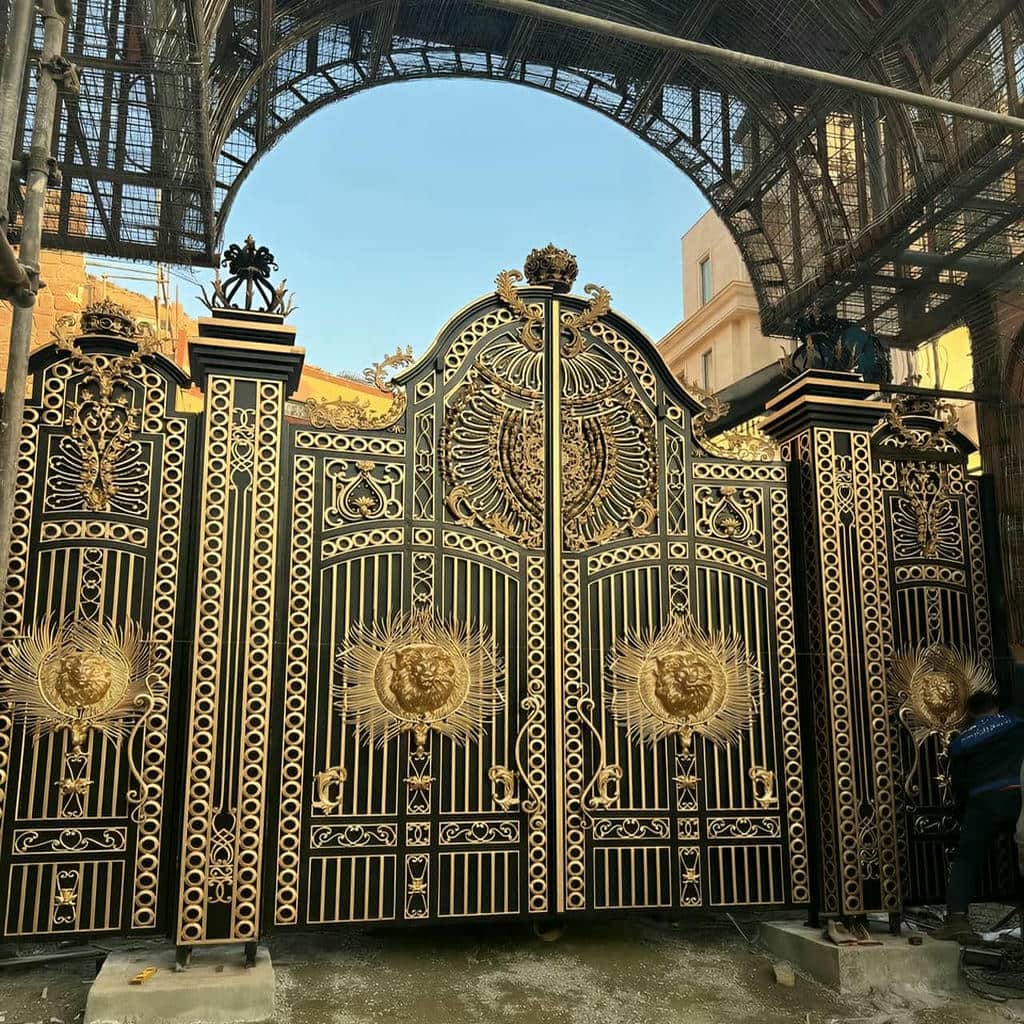 مدل درب فلزی پارکینگ ریلی با طراحی مدرن در شیراز مدل درب فلزی پارکینگ ریلی با طراحی مدرن در شیراز