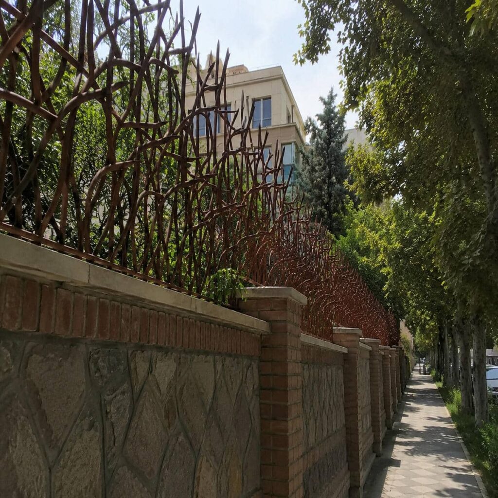 سفارش حفاظ آهنی رنگ کوره با پوشش هماهنگ نما در شیراز