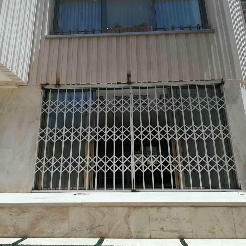 خدمات نصب حفاظ پنجره ریلی بازشو برای خانه در شیراز خدمات نصب حفاظ پنجره ریلی بازشو برای خانه در شیراز
