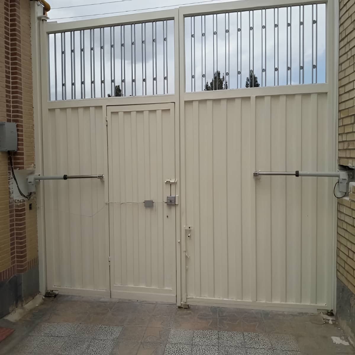 جک درب پارکینگ کم صدا کنار ورودی شیراز