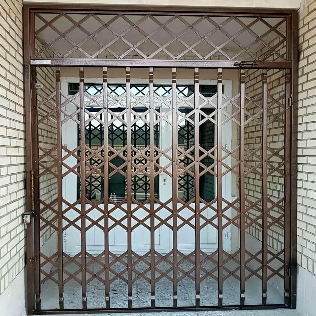 حفاظ ریلی درب هماهنگ با ورودی ساختمان