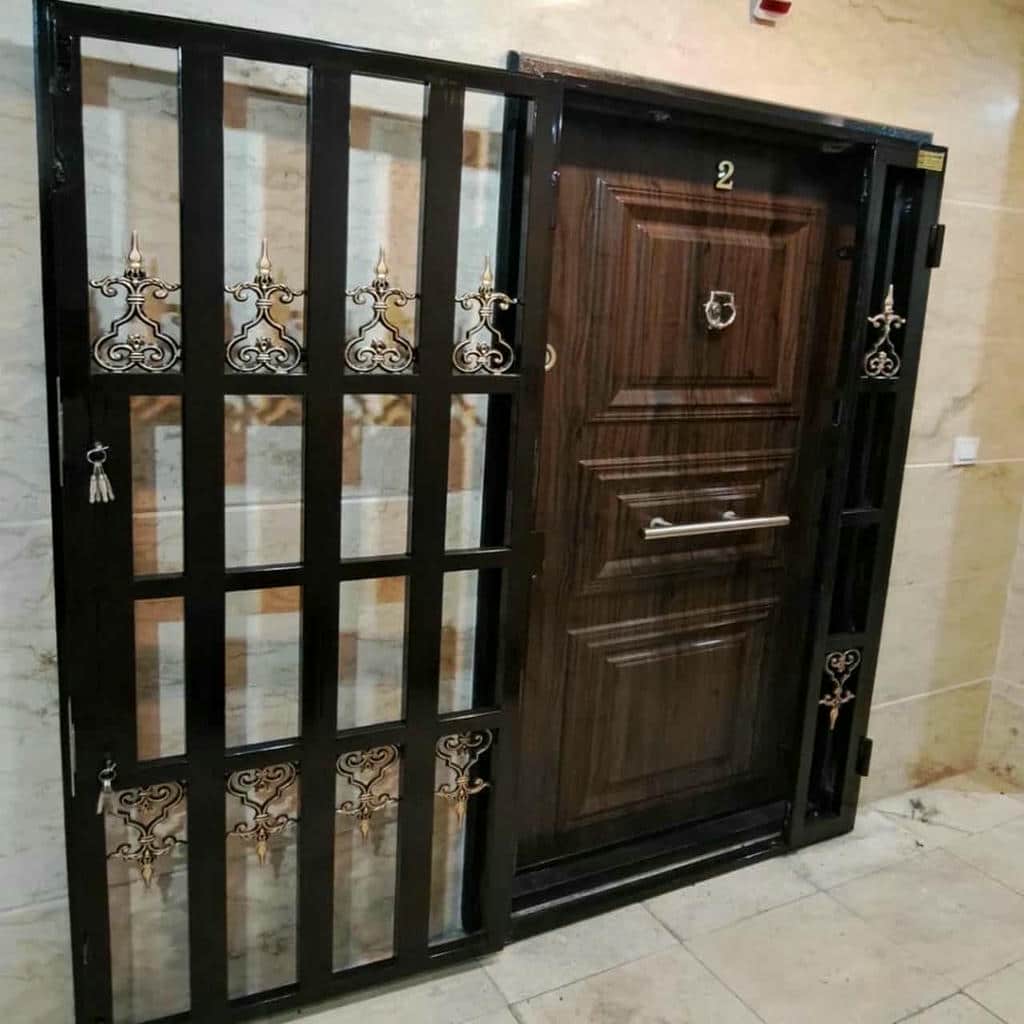 حفاظ کرکره ای شیراز با پوشش مقاوم ورودی ساختمان