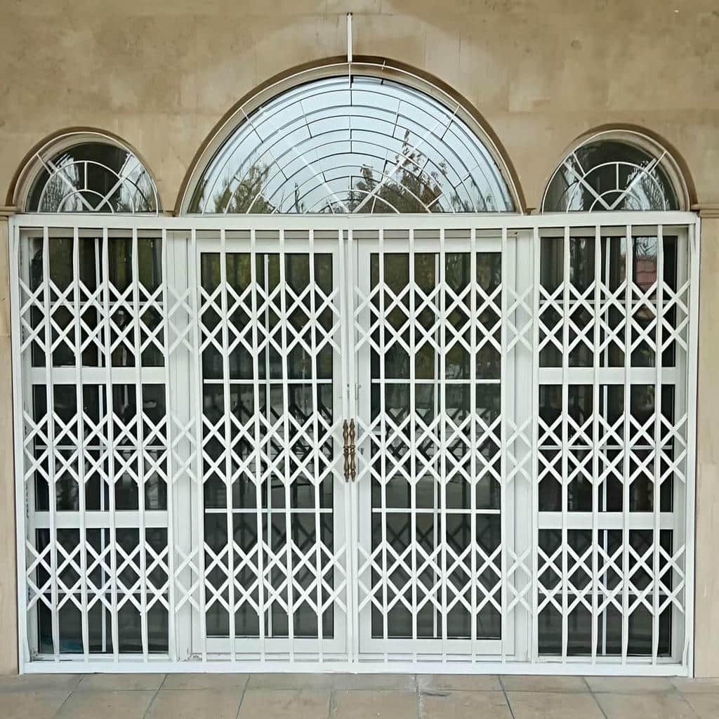 درب آکاردئونی طرح دار باغ