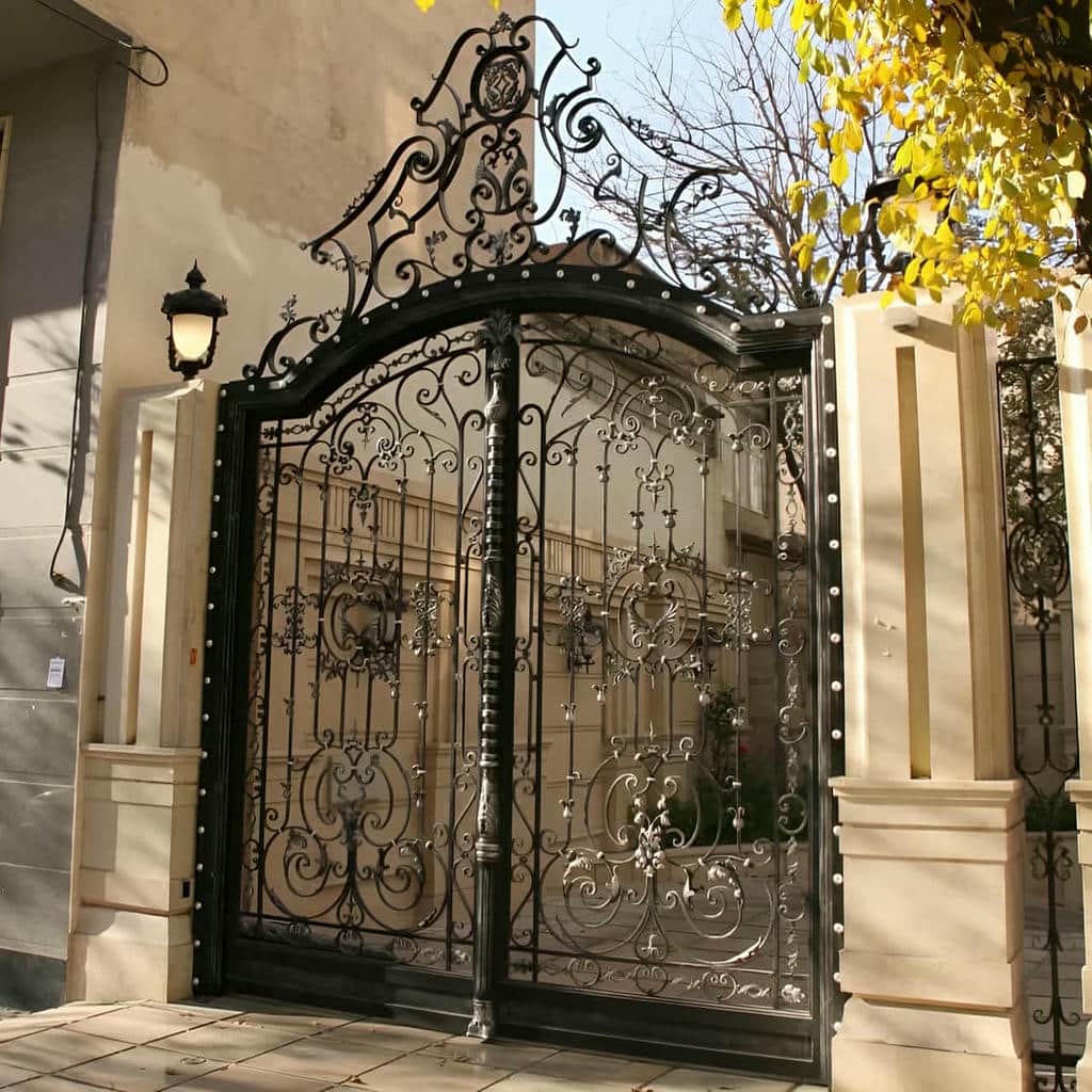 درب پارکینگ با طرح مینیمال و پوشش مات