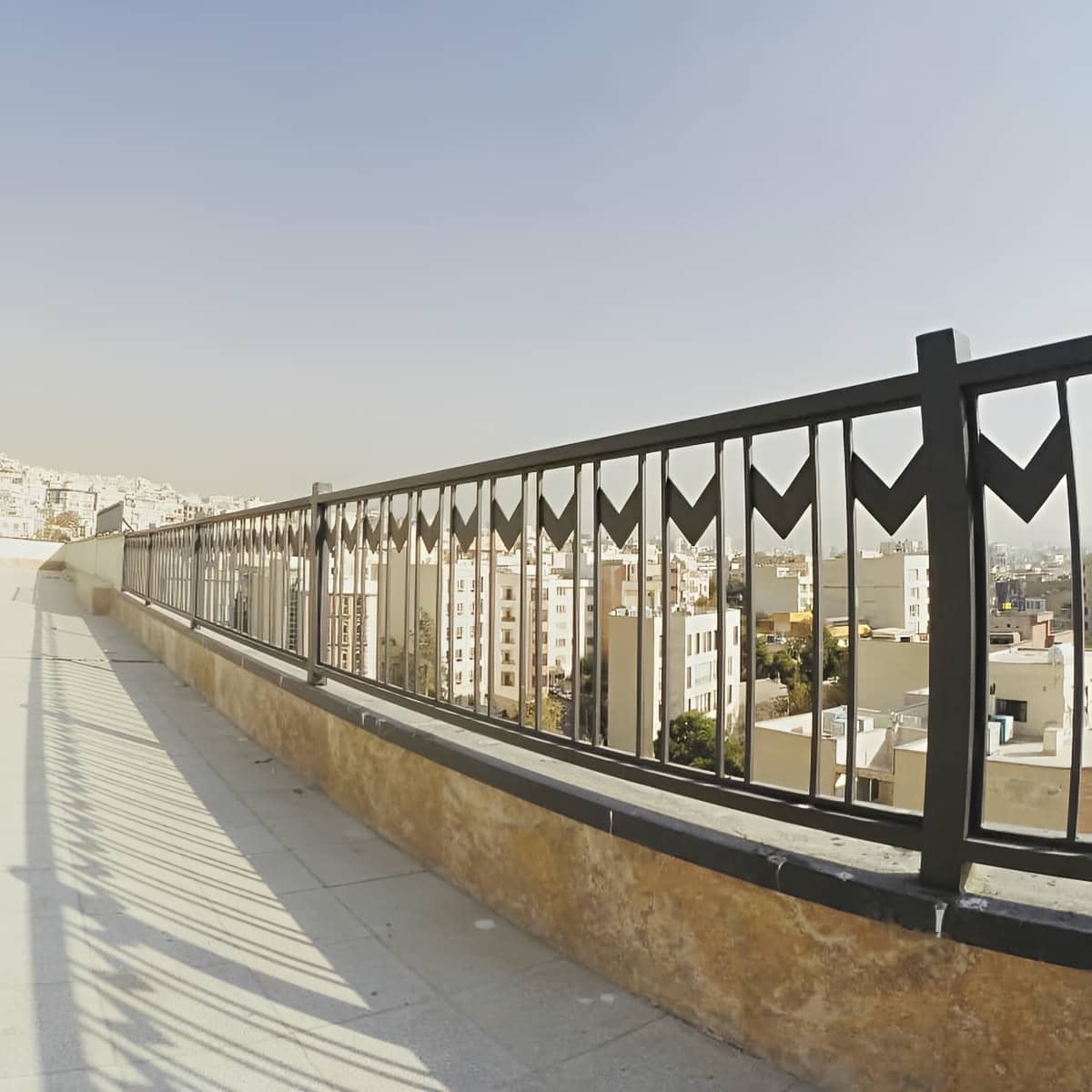 نرده آلومینیومی بالکن شیراز با طراحی مدرن
