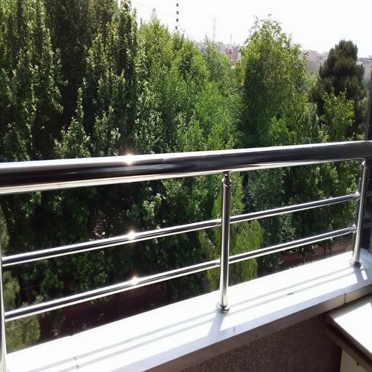 نرده مدرن بالکن شیراز طراحی مینیمال نما